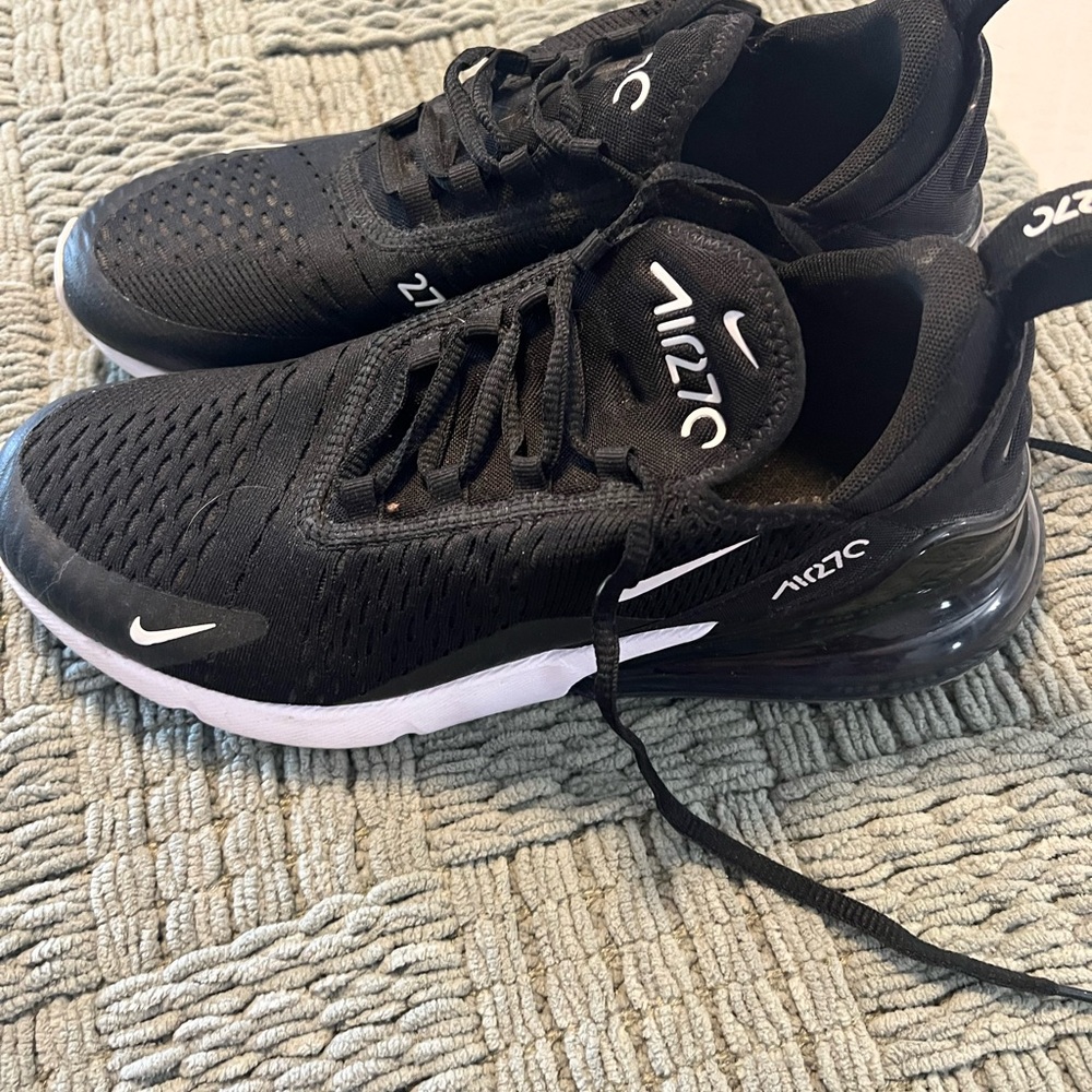 Nike Air270 women’s black 9.5